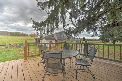 Vintage Farmhouse ~ 2 1/2 Mi to Mount Pleasant Ski