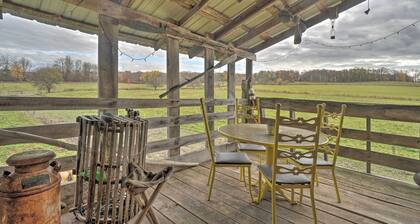 Vintage Farmhouse ~ 2 1/2 Mi to Mount Pleasant Ski