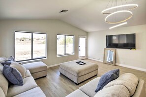 House (5 Bedrooms) | Interior