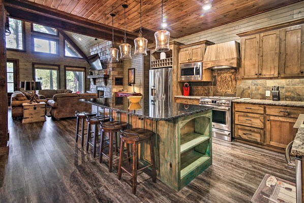 House (4 Bedrooms) | Interior