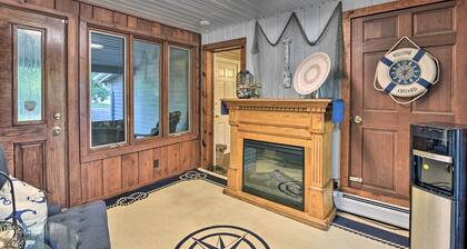 Cozy Lakefront Lapeer House w/ 2 Paddle Boats!