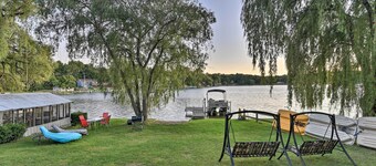 Cozy Lakefront Lapeer House w/ 2 Paddle Boats!