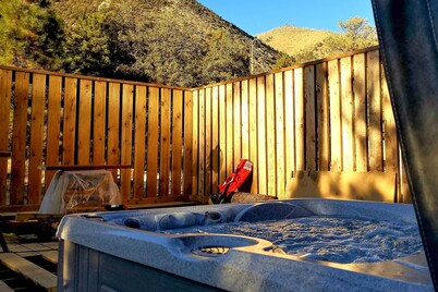 Flagstaff Home w/ On-site Trails, 3 Mi to Dtwn!