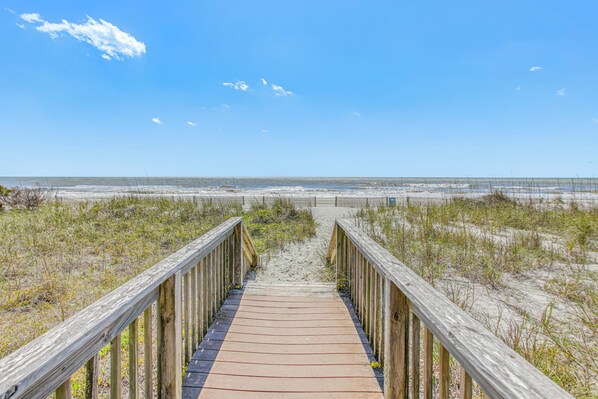 Apartment (2 Bedrooms) | Interior - 3 Mi to Broadway at the Beach: Oceanfront Getaway! (Myrtle Beach)