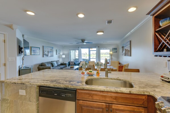 Apartment (1 Bedroom) | Interior - Stewart House in the Beautiful Seascape Resort (Miramar Beach)