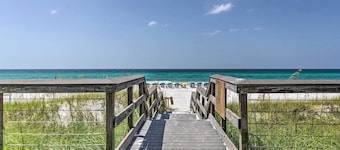 Stewart House in the Beautiful Seascape Resort
