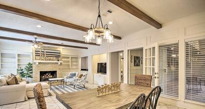 Quiet West Houston Home w/ Patio, Walk to Shops!