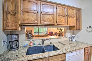 Apartment (3 Bedrooms) | Interior - 3 Mi to Golf: Hot Springs Village Retreat w/ Deck (Hot Springs Village)