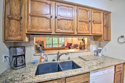 3 Mi to Golf: Hot Springs Village Retreat w/ Deck