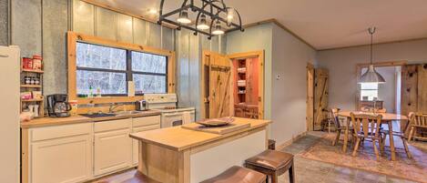 House (4 Bedrooms) | Interior