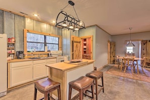 House (4 Bedrooms) | Interior