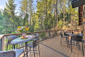 House (3 Bedrooms) | Interior - Near Vineyards: Cabin w/ Hot Tub in Pollock Pines! (Pollock Pines)