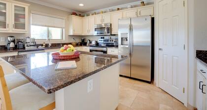 Sunny San Tan Valley Home w/ Grill on Golf Course!