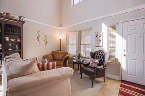 House (3 Bedrooms) | Interior - Sunny San Tan Valley Home w/ Grill on Golf Course! (San Tan Valley)