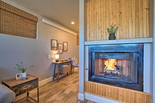 Luxe Route 66 Getaway w/ A/C in Downtown Williams!