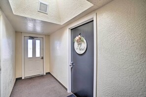 Apartment (1 Bedroom) | Interior - Luxe Route 66 Getaway w/ A/C in Downtown Williams! (Williams)