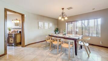 Vila (5 Bedrooms) | Interior