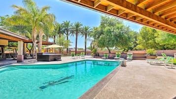 Villa (5 Bedrooms) | Interior