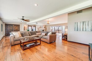 Interior - 2 Mi to Old Town: 'the Grand Palms Estate' w/ Pool (Scottsdale)