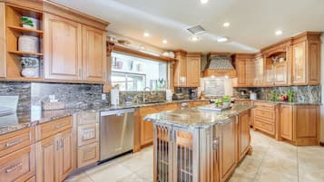 Villa (5 Bedrooms) | Interior