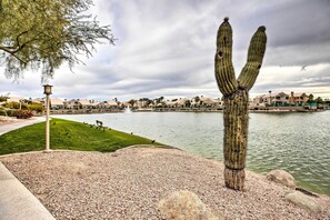 Apartment (2 Bedrooms) | Interior - Pool Access, Balcony: Relaxing Phoenix Retreat (Phoenix)