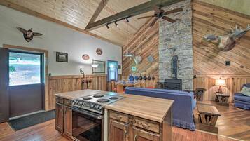 House (2 Bedrooms) | Interior