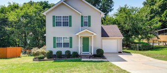 Charlotte Family Retreat w/ Deck, Near Uncc!