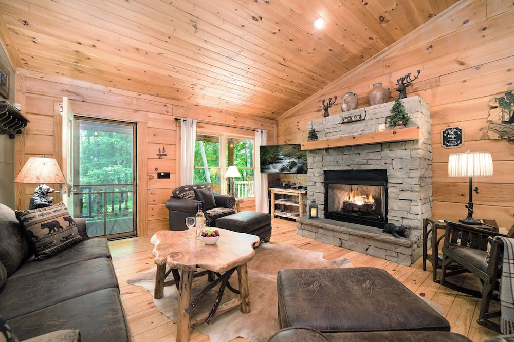 Blue Ridge Cabin Getaway Cashiers & Highlands - High Hampton, NC