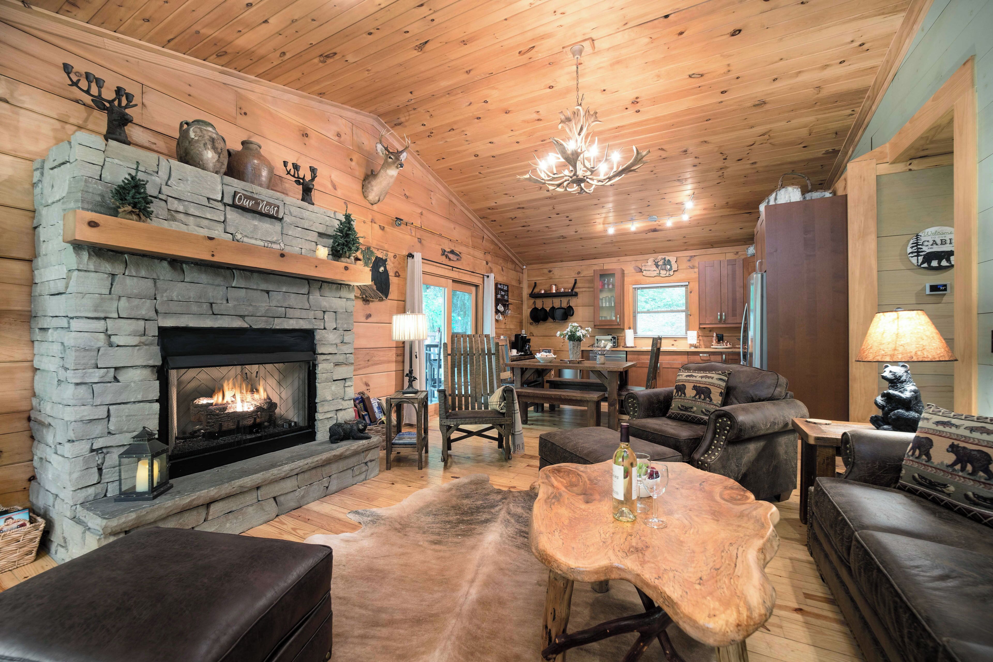 House (2 Bedrooms) | Living area | TV, fireplace, DVD player