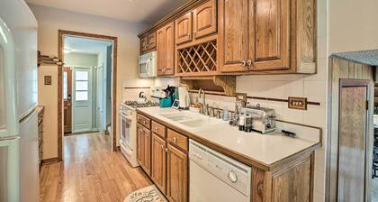 Spacious Family Glenwood Estates Home w/ Hot Tub!