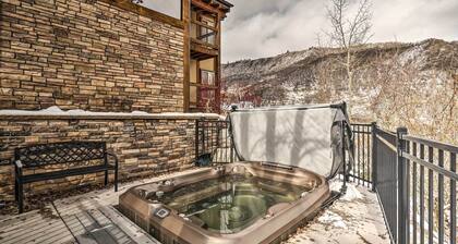 Ski-in/out Snowmass Condo w/ Community Hot Tub!