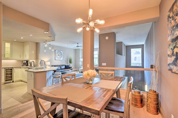 Interior - Beautiful Scottsdale Home - Walk to Shops & Golf (Scottsdale)