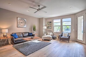 Interior - Beautiful Scottsdale Home - Walk to Shops & Golf (Scottsdale)