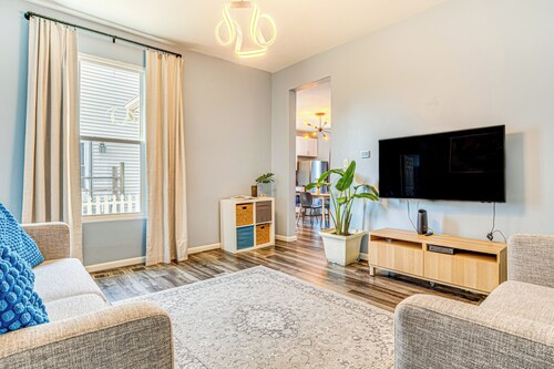 1 Mi to Dtown & Lucas Oil Stadium: Home in Indy!