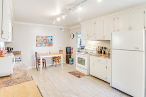 House (2 Bedrooms) | Interior - Bisbee Home w/ Private Parking & EV Charger! (Bisbee)