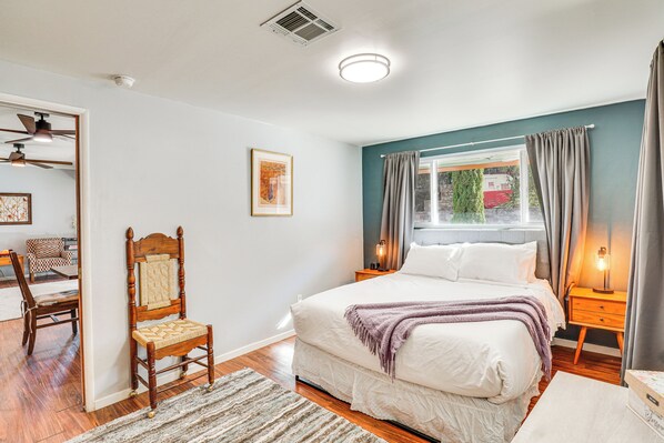 House (2 Bedrooms) | Interior