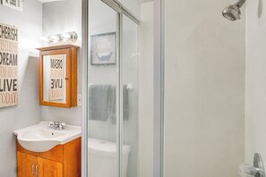 House (2 Bedrooms) | Interior - Bisbee Home w/ Private Parking & EV Charger! (Bisbee)