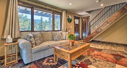 Luxe Updated Home w/ Grill + Hot Tub: 4 Mi to Rmnp
