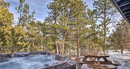 Luxe Updated Home w/ Grill + Hot Tub: 4 Mi to Rmnp
