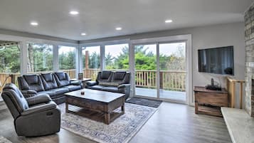 House (4 Bedrooms) | Front of property