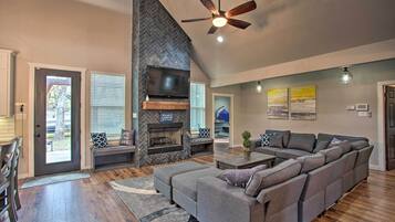 House (4 Bedrooms) | Interior