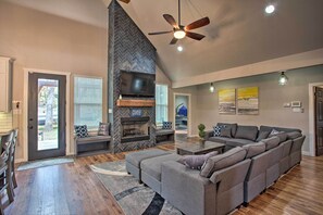 House (4 Bedrooms) | Interior