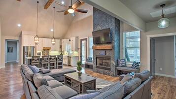 House (4 Bedrooms) | Front of property