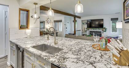 Hike, Ski & Golf: Fully Renovated Edwards Townhome