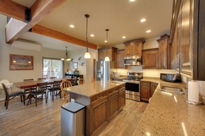 Casa (Multiple Bedrooms) | Interior