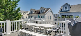 Bay-view Retreat w/ 5 Balconies in Bethany Beach!