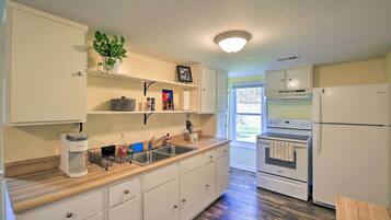 House (1 Bedroom) | Interior