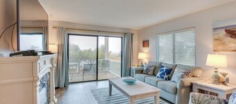 Swim & Relax: St Helena Island Gem w/ Deck!