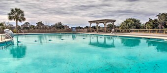 Swim & Relax: St Helena Island Gem w/ Deck!