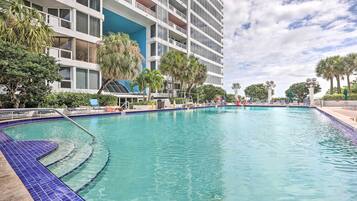 Apartment (3 Bedrooms) | Front of property